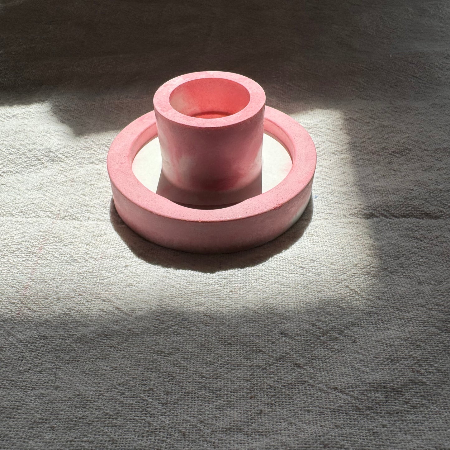 Circle candle holder