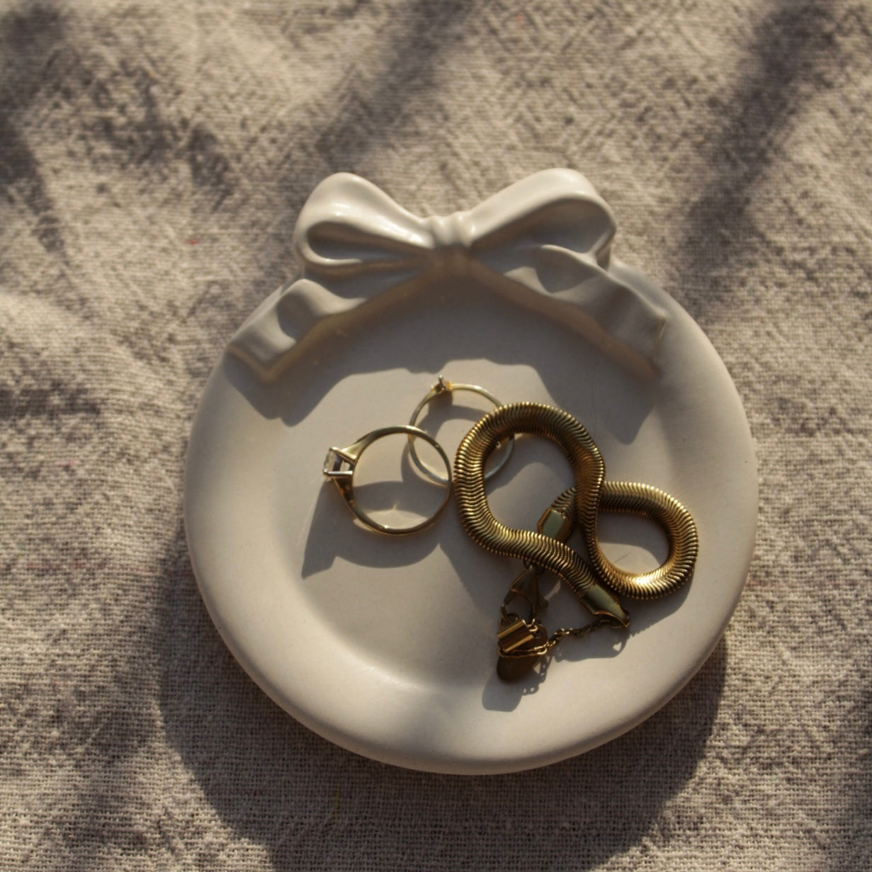 Bow saucer