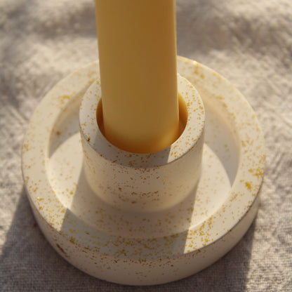 Circle candle holder