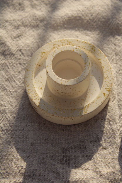 Circle candle holder