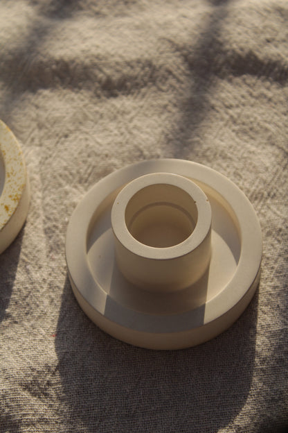 Circle candle holder